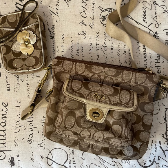 Crossbody with matching wristlet - Picture 1 of 2